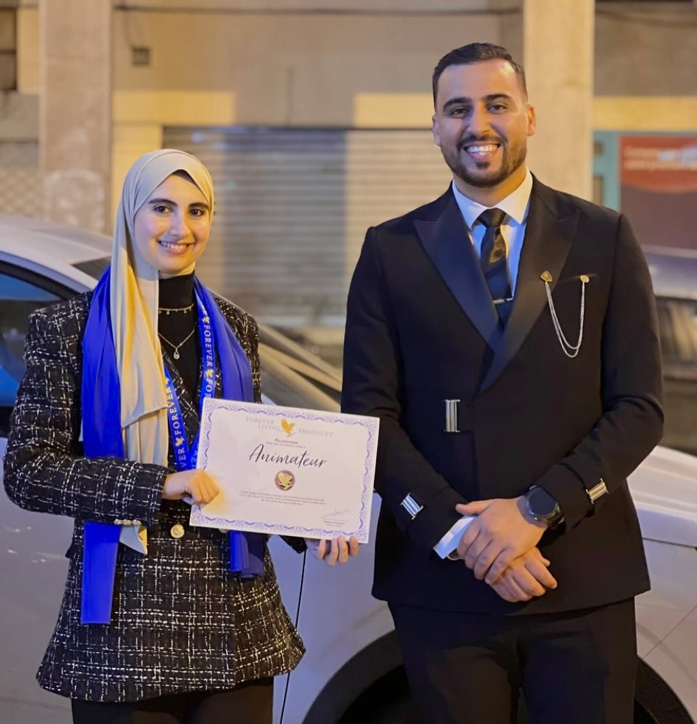 رفقة فخر مجموعتنا @eljazouli_abdedaim دائما كنكون متشوقة وفرحانة نتلاقاك نستافد منك تبارك الله من بين القادة الكبار بالمغرب دائما مشرفنا فوق منصات النجاح بنجاحات كبيييرة 👏🏻🔥💎كنستمد منك واحد الطاقة إيجابية كبييييرة مصدر الصبر والطموح والاستمرارية قصة نجاحك كتعطيني واحد الحمااااس كبيير نزيد نطور من راسي💪🏻💎
#success #youcandoit #motivation #businessowner #Leadership #workteam💪 #entrepreneurship #ecommerce #positivity #future #successful #businessmindset #businesswoman #entrepreneuse #developpementpersonnel #nevergiveup #marketing #networkmarketing #challenge #enjoylifechallenge