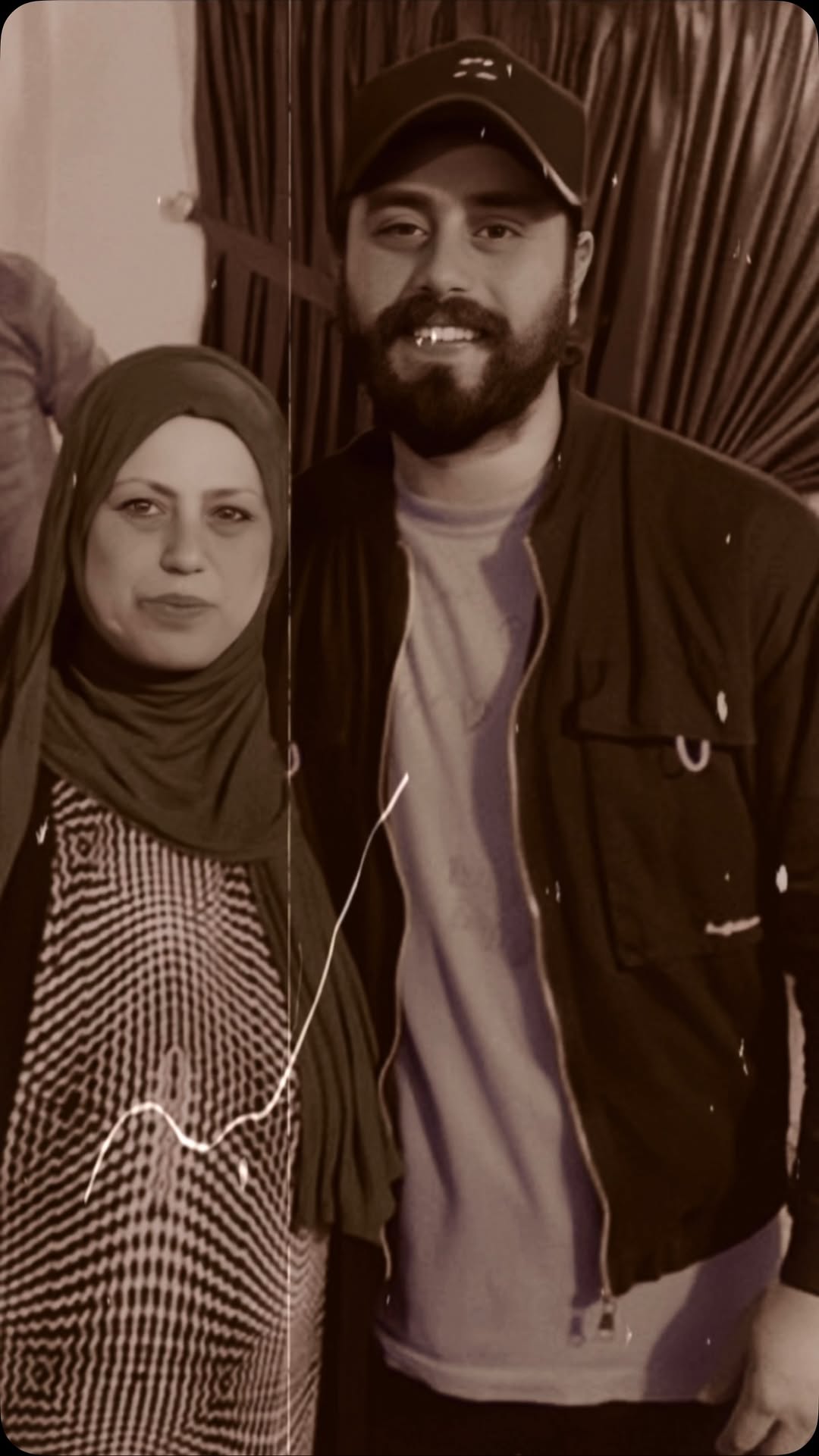 لهنا وانتهت معقولة .؟؟؟؟
فكرت موتچ ما مقتنع بيها يمةةة 💔
رمضان لو عيد لو كل هاي الايااام شراح يكضيها 💔
الف رحمة ونور على روحج يا كسرتي
@rahmariadh