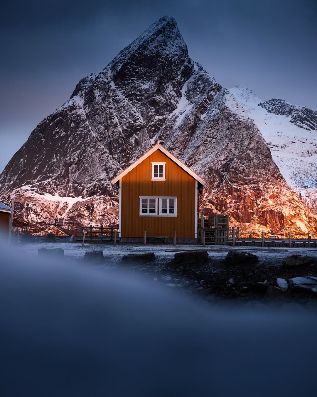 When the first light appears ~
#lofoten #norway #norwaynature