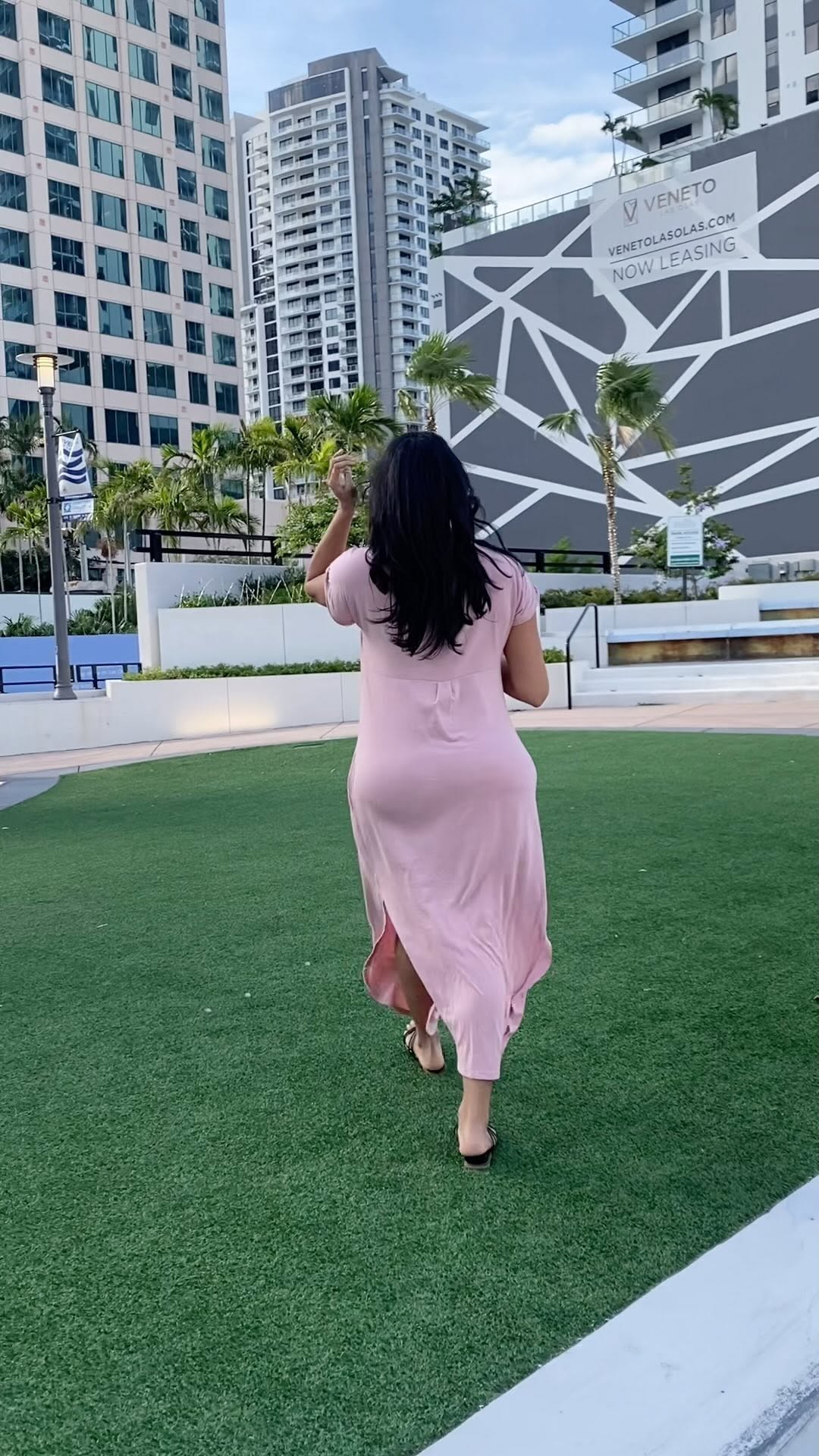 How does it move in the sundress? Water or Jelly
#walking #sundress #explore #dailywalk #ootd #dress