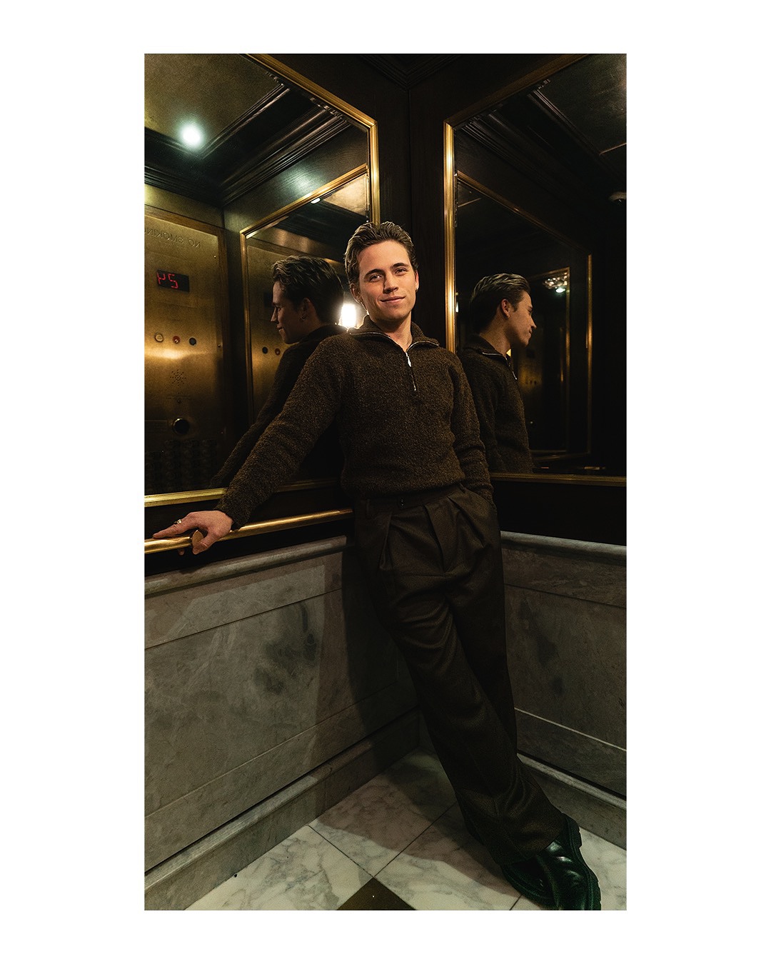 Showed up. Put on clothes. Did the thing.
Styled by @avoyermagyan
Jacket and Pants by @paulsmithdesign
Top and Pants by @tonywack_official
Boots by @paulsmithdesign