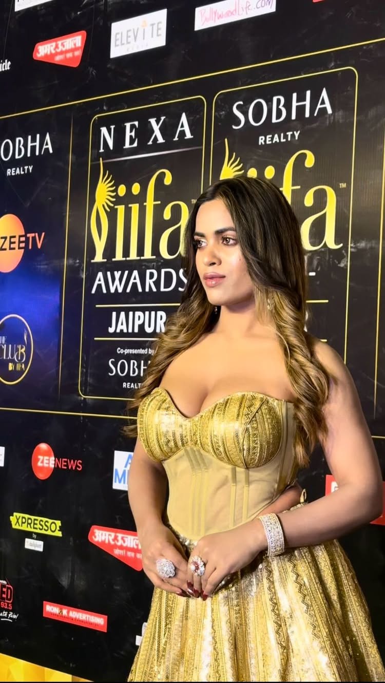 Shivani Sharma sizzling in a golden outfit IIFA Nyt Green Carpet in Jaipur ❤️🔥
#shivanisharma #shivanisharmaactress #iifa #jaipur #iifa2025