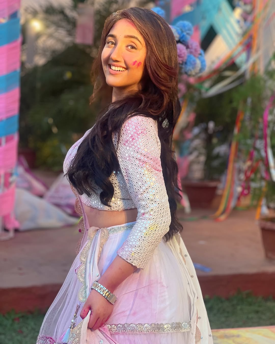 Happy holi🩷
.
.
.
Wearing @nishabedii ✨