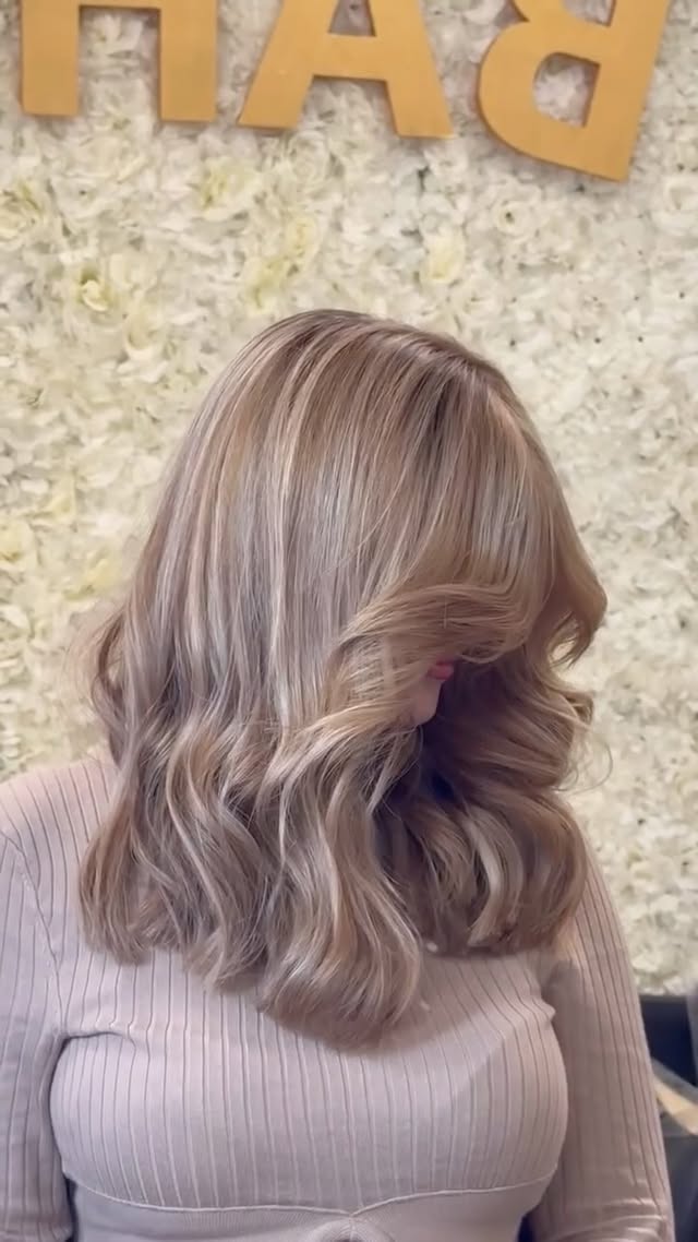 @bahij_beauty_world _ vienna #austria🇦🇹 #hairstyles #haircolor #haircut #styleartists #hairfashion #tagsforlikesa #perfectcurls #hairideasforgirls #extensions #ext #extensionspecialist #wien🇦🇹 #curls😍😍😍😍😍 #schwarzkopf #olaplex #L’Oreal#