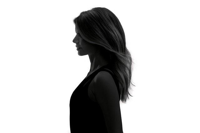 We all have our hair stories; mine reflects my journey, passions, and how I see the world. That’s why I’m beyond honored to join @Schwarzkopf Gliss, a brand that celebrates every unique story.I can’t wait to share this next chapter with you. Stay tuned for the secret to my hair that’s full of wonder ✨
Hepimizin saçının hikayesi var; benimki yolculuğumu, tutkularımı ve hayata bakışımı yansıtıyor. Tam da bu yüzden, her birimizin benzersiz hikayesini kutlayan @Schwarzkopf Gliss ailesine katılmak benim için büyük mutluluk. Hayatımdaki bu yeni sayfayı sizlerle paylaşmak için sabırsızlanıyorum. Saçlara “full of wonder” dokunuşunun sırrı çok yakında sizlerle. ✨ForEveryYou #Schwarzkopf #HairbySchwarzkopf 🩷