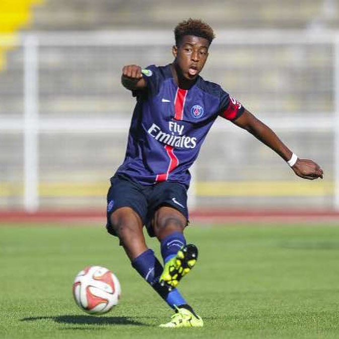 17 Mars 2015 ⏩️ 17 Mars 2025
10 ans de discipline , travail et résilience avec mon @psg ❤️💙