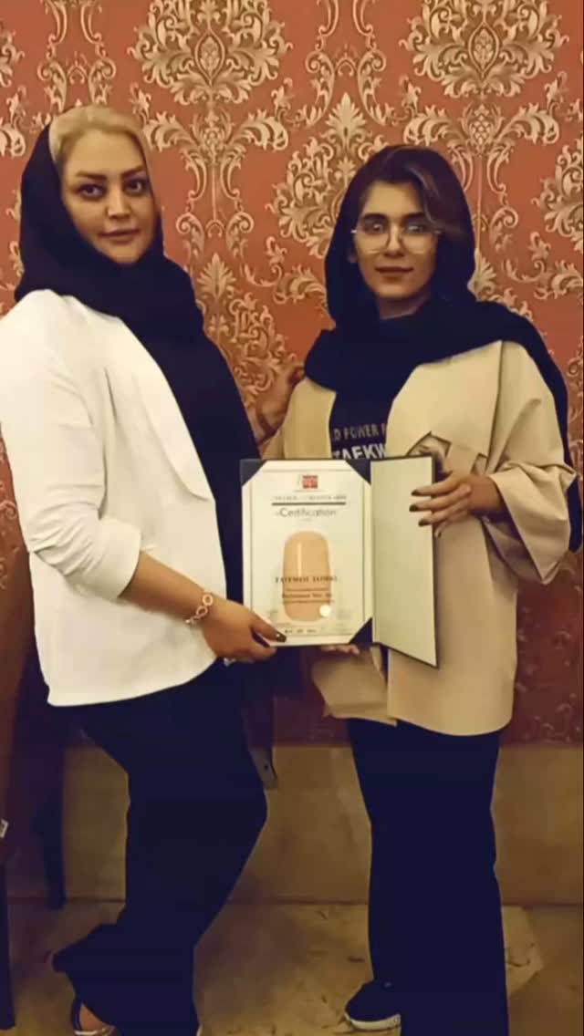 لاین ناخن و مدرس بین المللی اسما جون تو سالن اسما بیوتی بهد۱۰ سال سایقه در خدمت هنرجوهای عزیز و مشتریهای گلمون هست برای هماهنگی ،با شماره ها زیر در تماس باشید ،پیج های دیگه مارو هم فالو داشته باشید برای اعلام تخفیفاتمون 😉🤗🥰
09128639436_09370068955
@asma_makeup13 @asma_beauty_salon21 @fariba_shokrzadeh