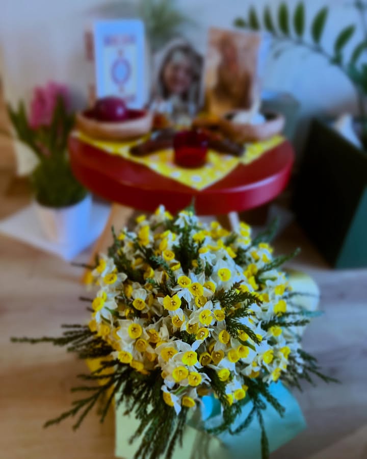 …
سال نو مبارک
❤️🌸🌾
.
.
.