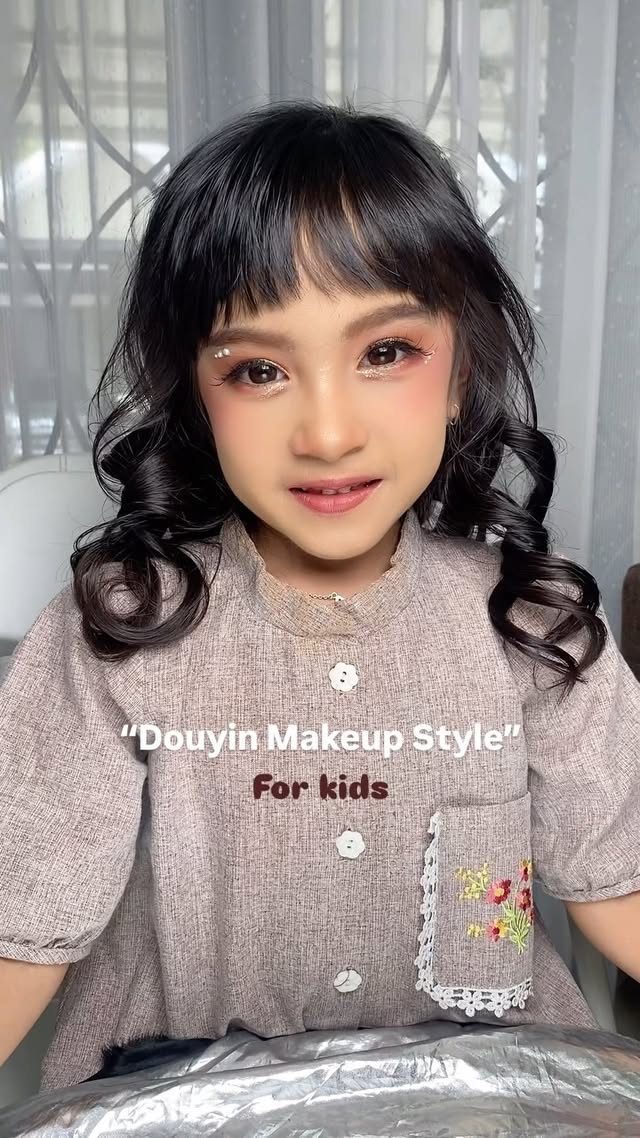 🥰🤏🏻 #makeupforkids #fashionshowmakeup
Mua @nazrenchenmua
Stylist @artikasalon_
.
#MUAmalang #nazrenchenmua #makeupartistmalang #graduationmakeupmalang #makeupwisudamalang #muamalangrecommended #makeuplamaranmalang #periasmalang #partymakeupmalang #makeupmalangmurah #preweddingmakeupmalang #weddingmakeupmalang #hairdomalang #muamalang #makeupsurabaya #makeupbanyuwangi #weddingmalang #makeuppengantin #makeuppengantinmalang #makeupflawlessmalang #makeupmalang