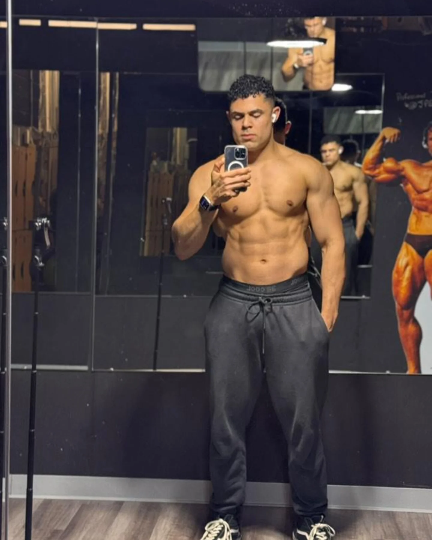 @alanhenriquess
#worksout
#gymlifestyle
#GymLife
#1stphorm
#Gymshark