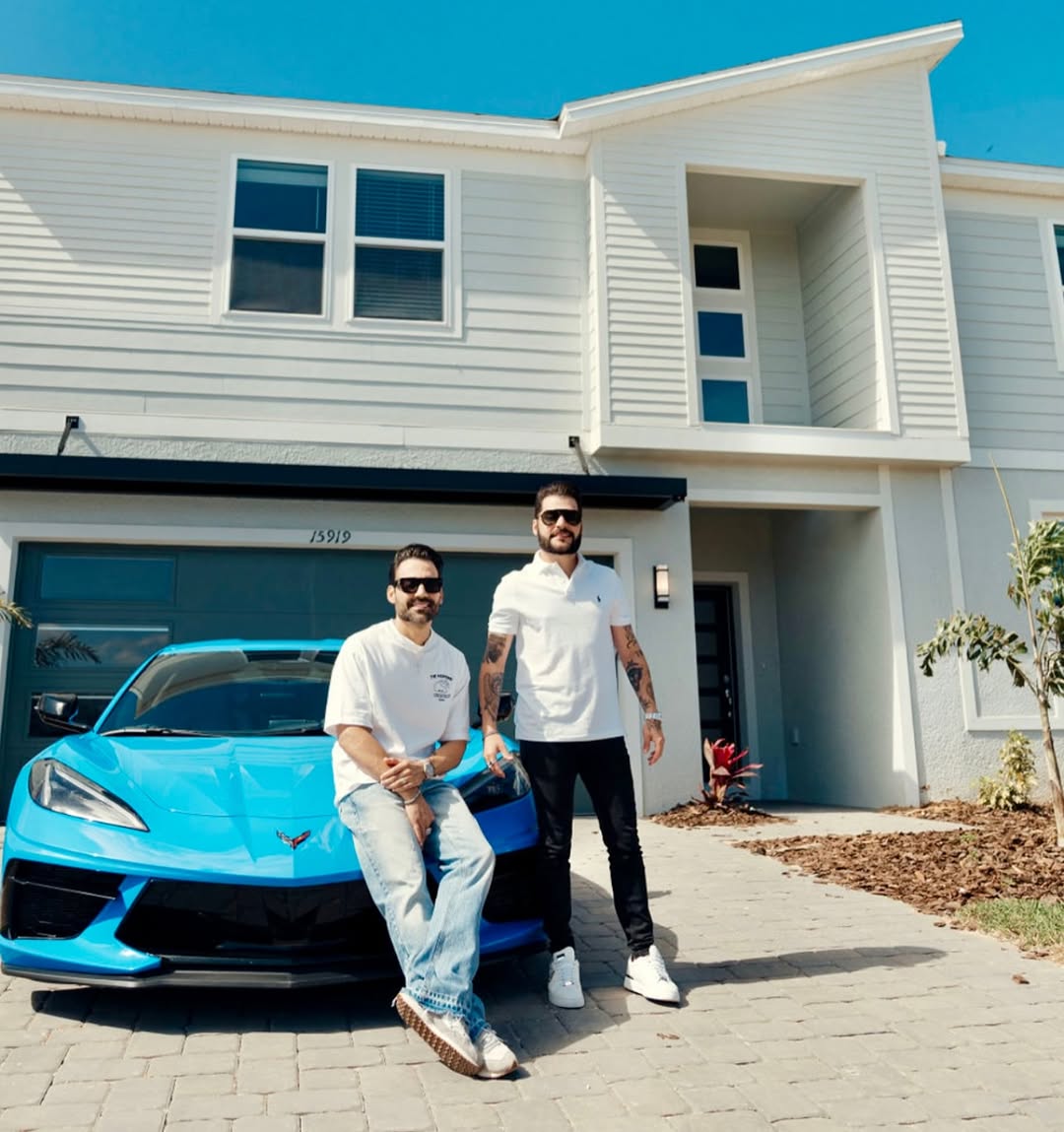 🏡🚗 Novo lar, nova experiência!
A Epic House Orlando tá pronta e em breve você vai poder viver momentos incríveis aqui! 🔥 Uma casa totalmente nova, com a decoração mais imersiva de Orlando, feita para quem busca algo exclusivo e inesquecível.
A agenda ja esta aberta e você ja pode fazer sua reserva pra viver essa experiência a partir de junho de 2025😉
Link na Bio 📲
#EpicHouseOrlando #CasaNova #DecoraçãoImersiva #ExperiênciaÚnica #Orlando #guilhermeebenuto