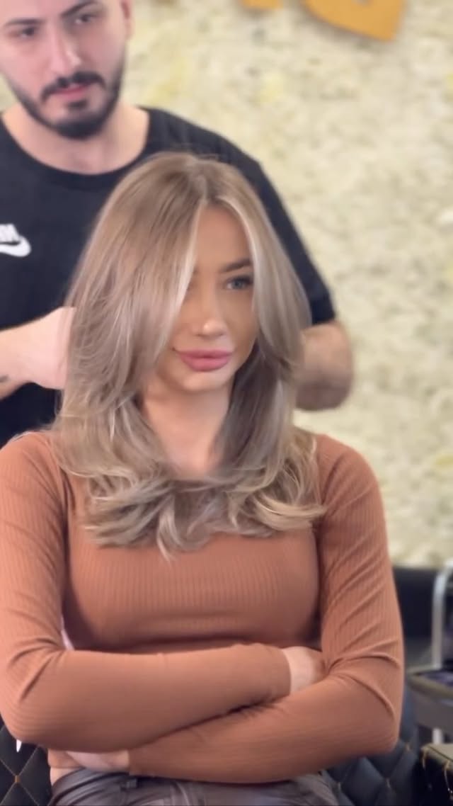 @bahij_beauty_world _ vienna #austria🇦🇹 #hairstyles #haircolor #haircut #styleartists #hairfashion #tagsforlikesa #perfectcurls #hairideasforgirls #extensions #ext #extensionspecialist #wien🇦🇹 #curls😍😍😍😍😍 #schwarzkopf #olaplex #L’Oreal#