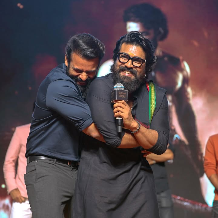 నీ బండ బావమరిది, బండ ప్రేమ తప్ప ఏమి ఇవ్వగలుగుతాడు..తీసుకో బావ నా ఈ బండ ప్రేమను
Happy Birthday Charannnnn @alwaysramcharan