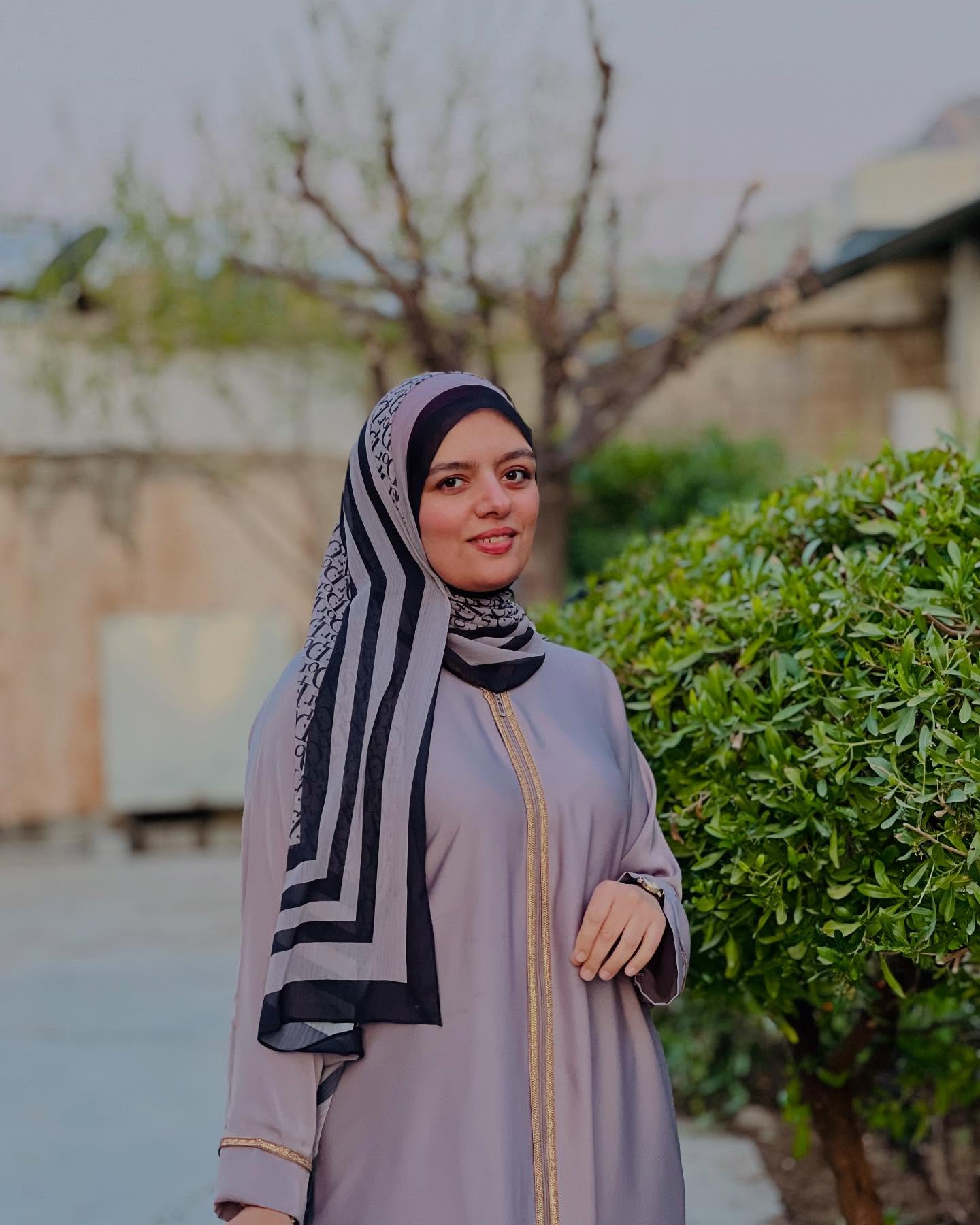 وەک وەفای دەڵێت:
حەیاتی من کە تۆی مەعلوومە نامێنم کە بڕۆیت !
