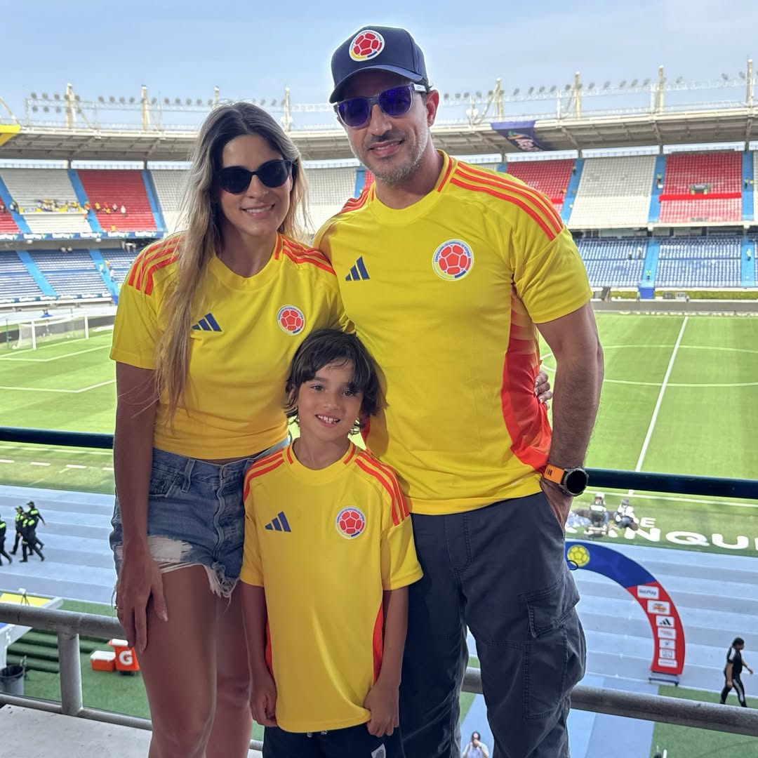 Nosotros listos para apoyar a nuestra selección🇨🇴
@fcfseleccioncol , gracias por invitarnos a vivir una experiencia increíble en familia !!!!💛💙❤️
Con quien verán el partido de la selección Colombia y cómo creen que quedará el marcador de este juego ?