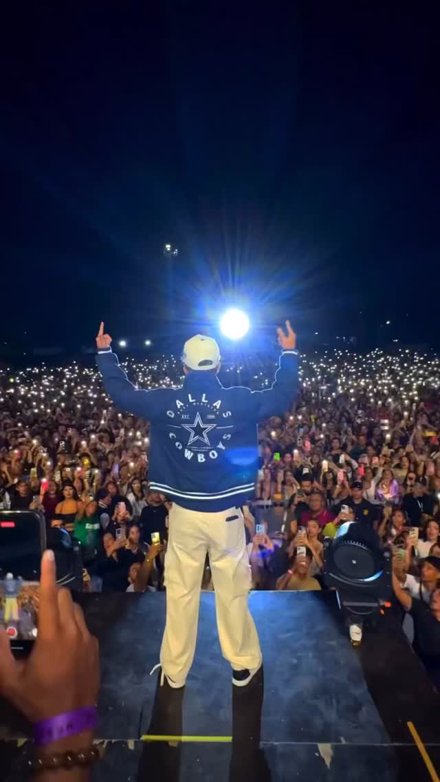 VALENCIA 🇻🇪✅ CARACAS Y BARQUISIMETO NOS VEMOS ‼️
EL QUE MÁS COMENTÉ AQUÍ LE REGALO 2 ENTRADAS PARA LOS OTROS SHOWS 👀
🎥: @avuproducciones