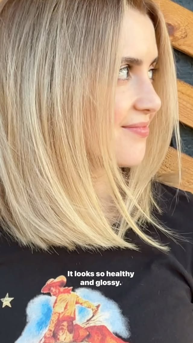 6 inches off and Golden Glass hair for @lauramarano!
I just love any time I get to spend with this brilliant, beautiful and highly intelligent woman! Thank you for trusting me with your hair all of these years!
Formula breakdown!!
@wellahair Koleston Perfect 9/17 with 20vol
Highlights Blondor with 20vol
Lowlights Color Touch 10/73
Toner Color Touch Base 6/0 Ends 9/03
#lauramarano #hairbybrianacisneros #goldenglasshair #wellahair @wellahairusa @wellaeducation @theyoungamericansalon