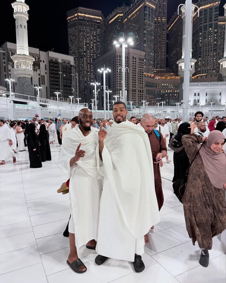 C’est ainsi que la patience fait signe de la solide volonté, de la grandeur de l’homme et de sa dignité. #AsSabr#Hamduiliah 🕋❤️
