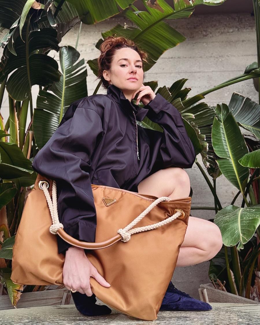 plastic collected from the ocean … but make it sexy. i love what @prada is doing with their Re-Nylon collection. through a process of recycling and purifying plastic waste (think fishing nets and textile waste …), they have created a regenerated nylon used to bring beautiful and classic designs to life. this is the way forward. #PradaReNylon #adv