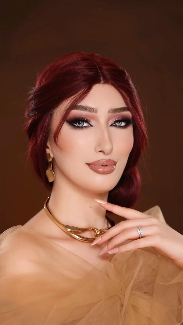 لوك سهرة فخم 😍🔥
من أيادي المبدعة @nadjet_beauty
تصوير @onfleek_photography