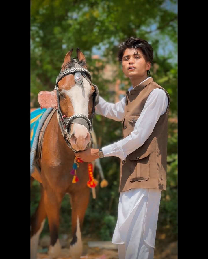 EID MUBARAK 🌙 🤍
#eid #eidmubarak❤️ #meynufam #meynufamily #viral #newpost #ahmdabad #riverfront #trending