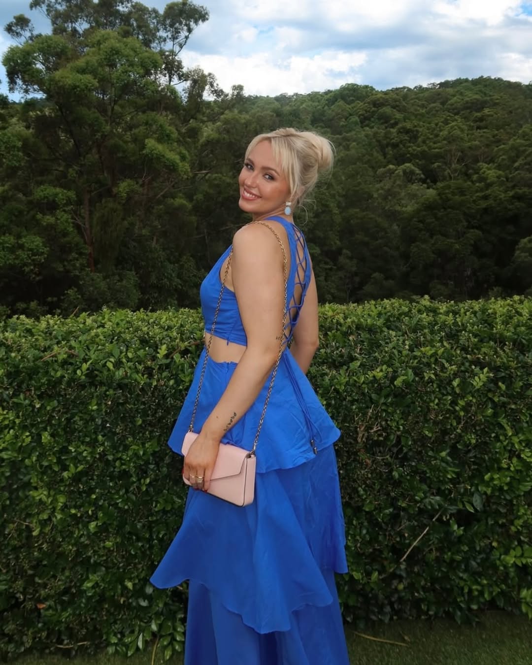 Serving looks and a little bit of fairytale magic ✨💙
#FeelingBlueInTheBestWay”