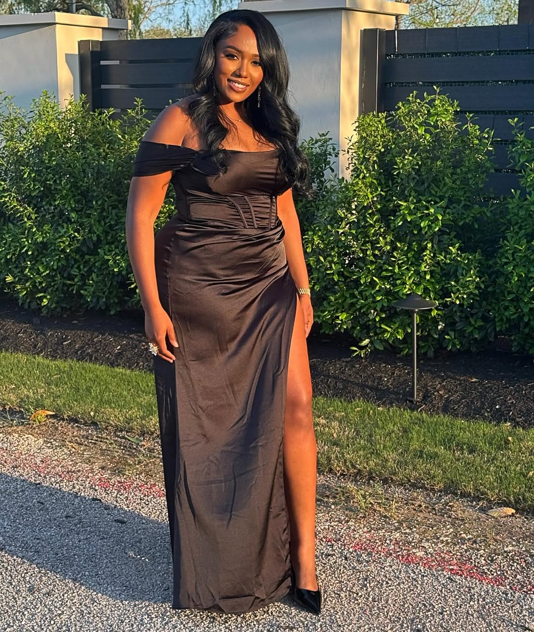 It’s cool being humble
but show em u pressure 💋
#fypage ##meetheRandles #blackaffair
MUA @lextheflexmua