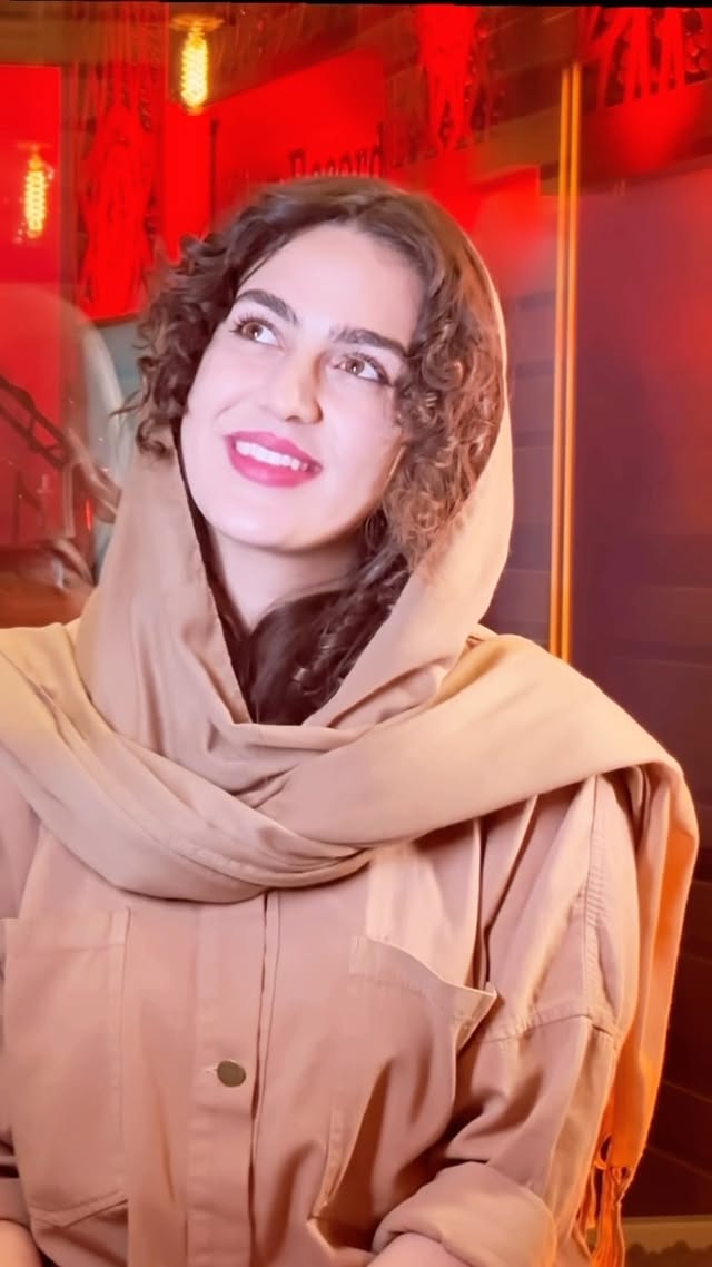 عرض سلام خدمت شما همراهان همیشگی اگر صدای ما را دوس داشتید لا،یککنید و کا.منت های قشنگ بزارید ممنونم از شما بزرگواران🙏
ممنون از استودیو
@ehsanjafari.original 🙏
@fariba_abasnia
@fariba_abasnia
@fariba_abasnia
@fariba_abasnia
#explorepage✨
#exploring
#iran
#tehran
#اکسپلور