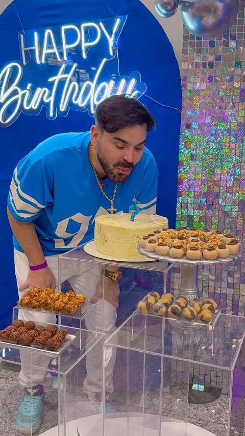 Hoje não é dia de tbt, mas não poderia deixar de relembrar esse dia que recebi uma festa surpresa dos meu time da @iterracreators e minha esposa @samantha.terra.mesquita
Agradecimento especial aos parceiros que fizeram parte desse dia:
@yuupplay
@amorevo.oficial
@lafiestabycreative
@dolcecafemaringa
#maringa #gamer #aniversario