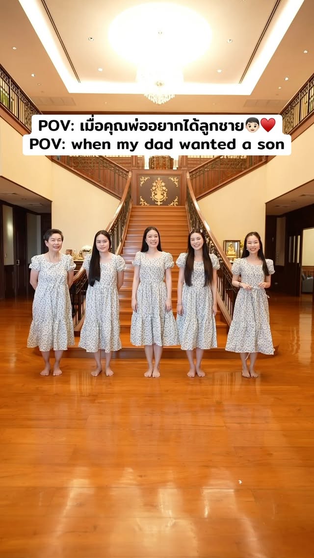 เมื่อคุณพ่ออยากได้ลูกชาย แต่ได้สี่สาวแทนน~ 👨🏻👩🏻♥️👧🏻👧🏻👧🏻👧🏻
When my dad wanted a son but we turned out to be 4 fierce daughters hehe 🖤🖤
#sunflowava #เอวา #viralvideo #บ้าน13ชั้น #family #daughter #Love #mother #father #Home #sister #earnverapuchong
