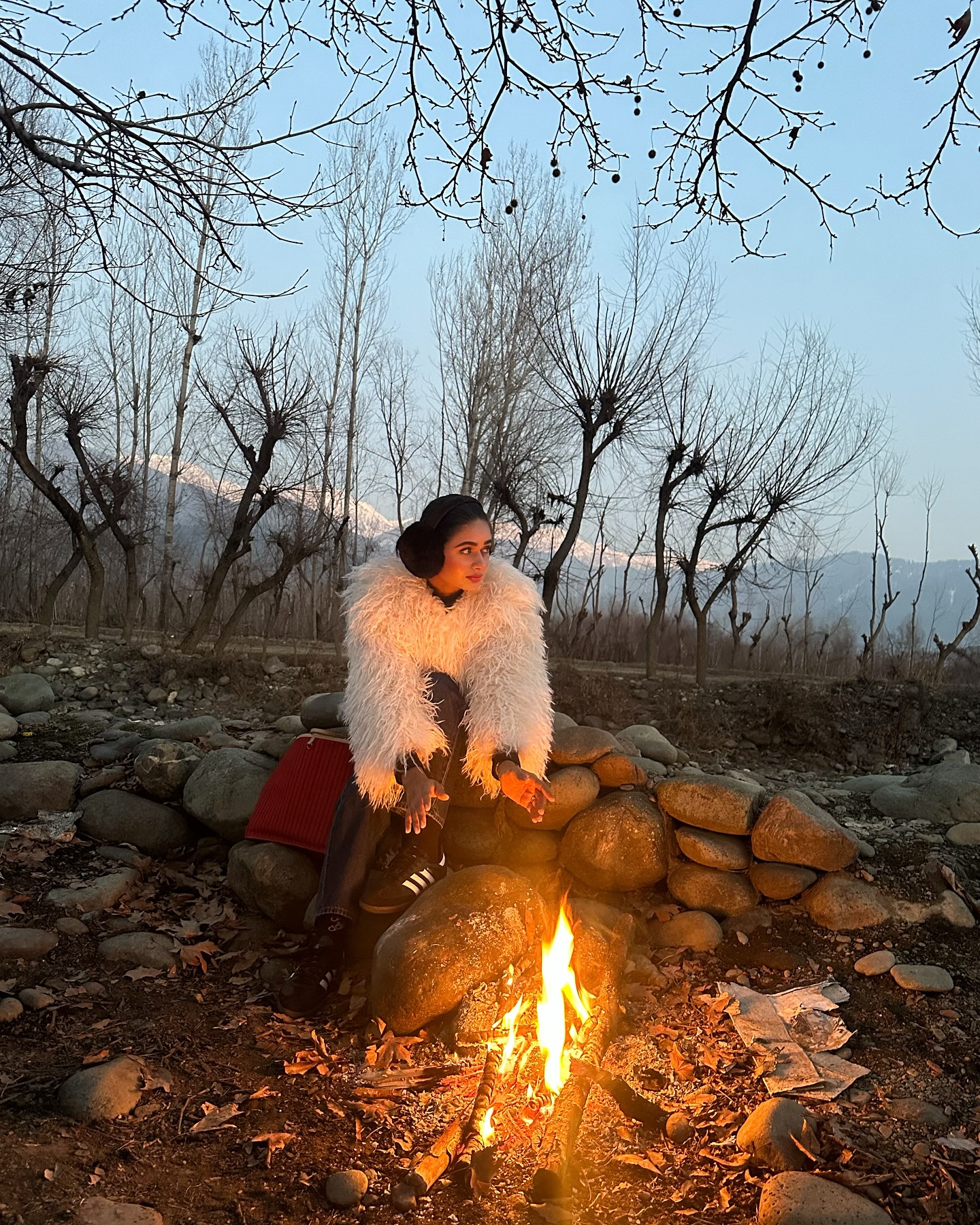 this time of the year 🌠🌌
.
.
.
#bonfire #winternights #kashmir #traveler