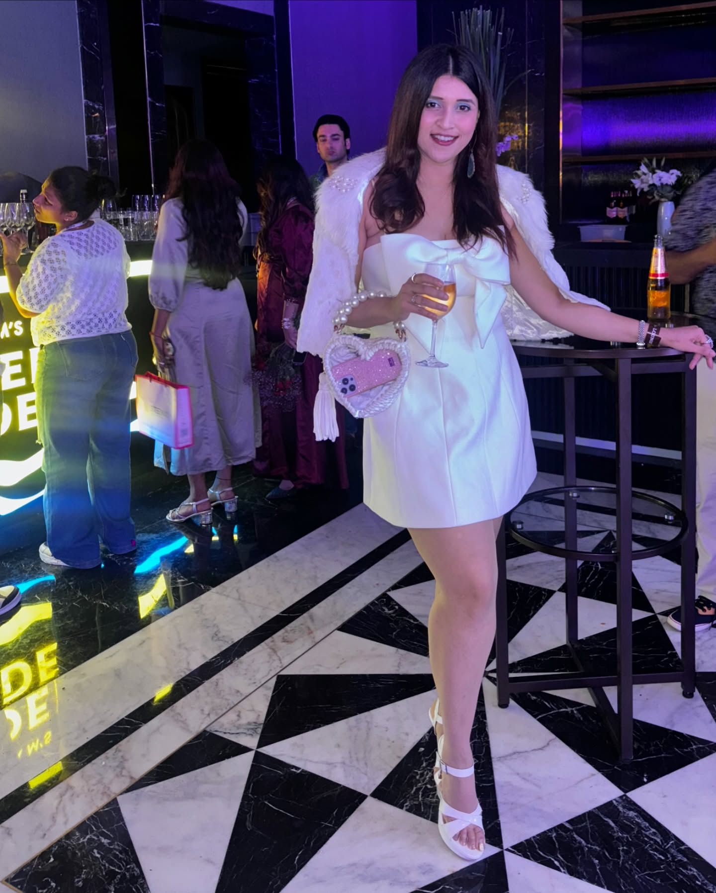 Big bow, bigger glow.
Dollai just hit the ramp show!
Sorry, love, just getting started. 😘
.
.
.
Bombay Times stamp.
#Finale vibes #afterpartyeithmytribe
#MumbaiFashionNights #MyKindOfParty”