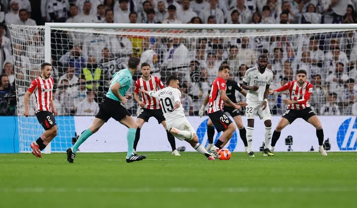 Feliz de jugar de inicio después de un largo tiempo y de volver a la victoria . Hasta el final 🤍⚽️🙏🏽