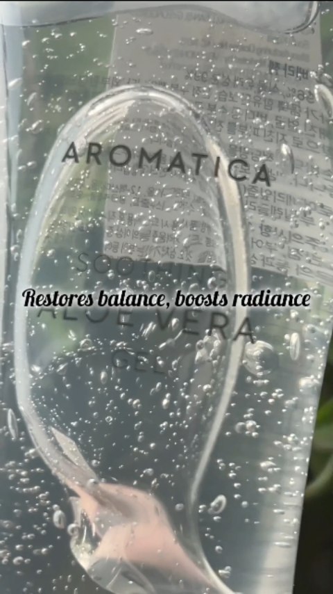 Cool, soothe, and glow! ✨ Refresh your skin with Aromatica Soothing Aloe Vera Gel – your go-to rescue for hydration and balance!
.
.
.
.
.
#glownaturally #hydrationboost #maccaronbeauty #maacaronarmy #maccronxaromatica #koreanbeauty #kbeauty #waytoyourtruetaste #maccaron #maccaronies #flavorcurator #beinglikeme #fypage #fyp #foryoupage #explorepage #instagram #trendingreels #collab #ad #ads