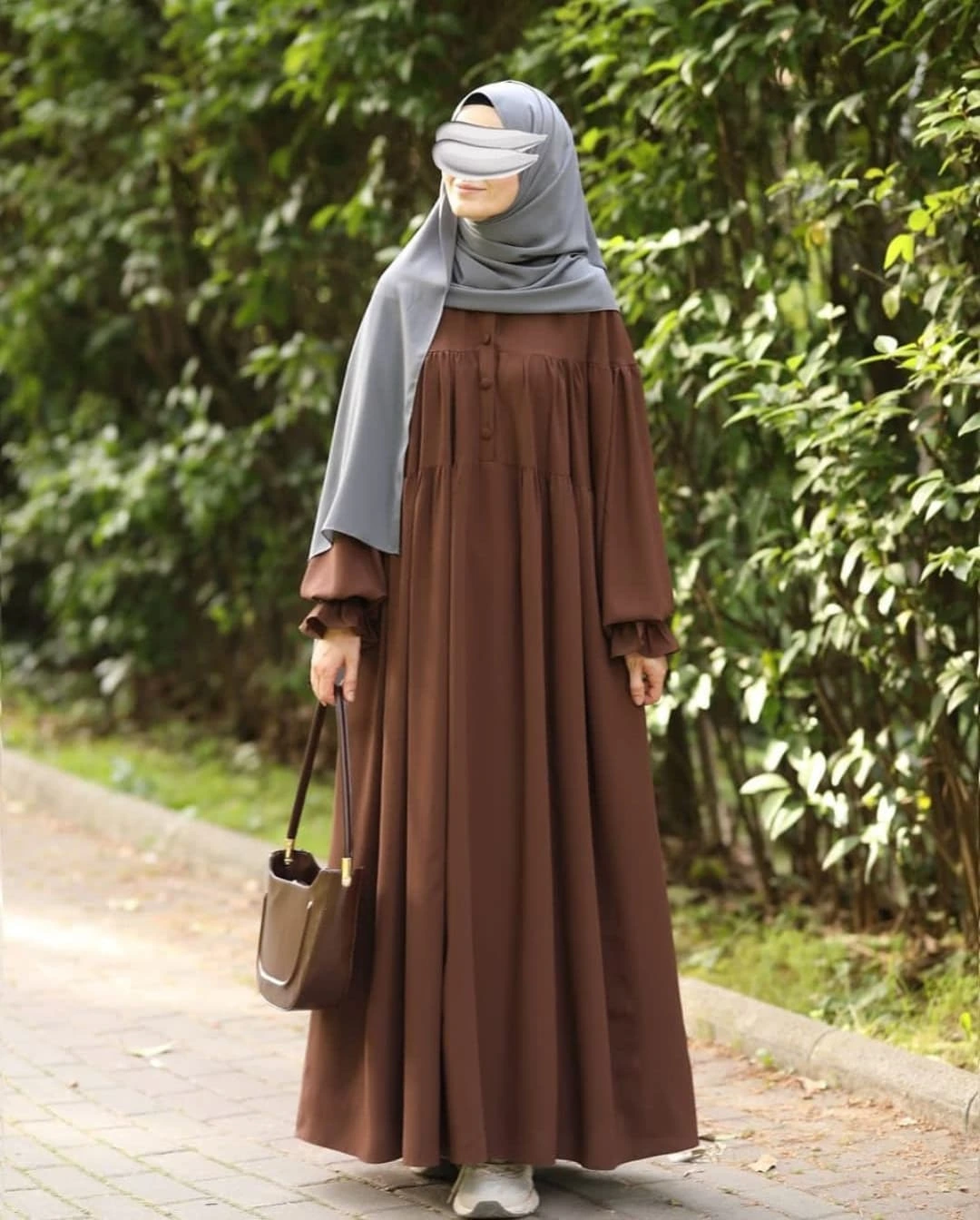 *Mirah abaya*
Abaya Fabric : *China Georgette*
Abaya Size
Chest 23
Length 55
Stoller size
Width 30
Length 70
Abaya Price : *2500/=*
Abaya with stoller price :*2800/=*