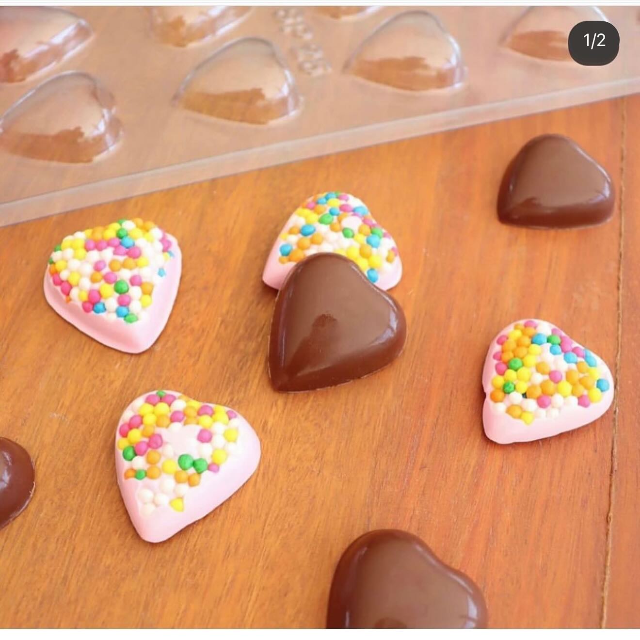 APLIQUE MINI CORAZON ❤️
.
Molde simple bwb
29cavidades
2cm x 2 cm
.
.
💰$1500
.
.
🚚envíos a todo chile
.
#moldespet #chocolatechile #apliqueschocolate #moldesbwbchile #reposteriachile #pasteleriachile #chocolatechile #diadelamamachile #díadelamamáchile #diadelasmadreschile #regalosdiadelamama #regaloschile💐💐💐♥️♥️♥️ #diadelamamachile #diadelasmadres #diadelamadrechile #chile2025