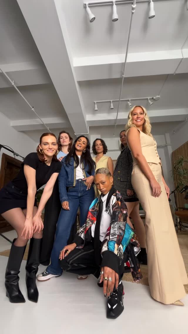 In observance of the end of @younetflix I invited some of the show’s most iconic female protagonists to sit in a semi-circle with me and my @podcrushed co-hosts, and just GO OFF. They did, we did, and it was a beautiful way to send this show into the ether. On all podcast platforms and YouTube. This one has video you’ll want to watch. Until next time 👋🏻 #you