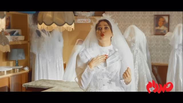 گفته بودم میام ایران، الان تو سينماهای ایرانم!
.
«صددام» از نیمه شب در سینماهای سراسر کشور
تیزر فیلم سینمایی #صددام به کارگردانی پدرام پور امیری و تهیهکنندگی مجتبی رشوند؛ همزمان با اولین شب اکران منتشر شد.
رضا عطاران، پریناز ایزدیار، آزاده صمدی، عباس جمشیدیفر، امیراحمد قزوینی، سیاوش چراغیپور بازیگران این فیلم کمدی هستند که از نیمه شب امشب به طور نیم بها در سراسر کشور بر پرده میرود.
علاقمندان میتوانند با مراجعه به سامانههای رسمی تهیه بلیت؛ نسبت به خرید بلیت اقدام نمایند.
.
ساخت تیزر: امید میرزایی
پخش:عامریان فیلم
@rezaattaran
@parinazizadyar
@azadehsamadi_
@abbas_jamshidifar
@amerianfilm