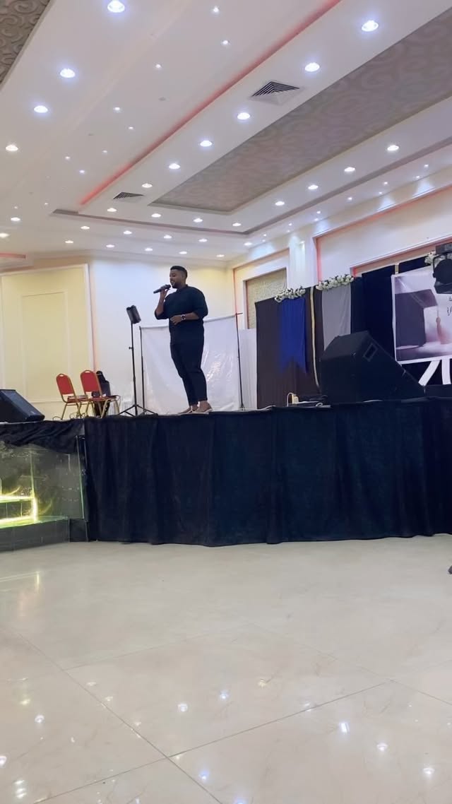 اكتر شي تتمنوه ؟!😪🤍
..
العازف الجميل: @aizo666
..
تصوير @raeed.990
#جدة #المكلا #عدن #حفلات_تخرج #موسم_الرياض #موسیقی