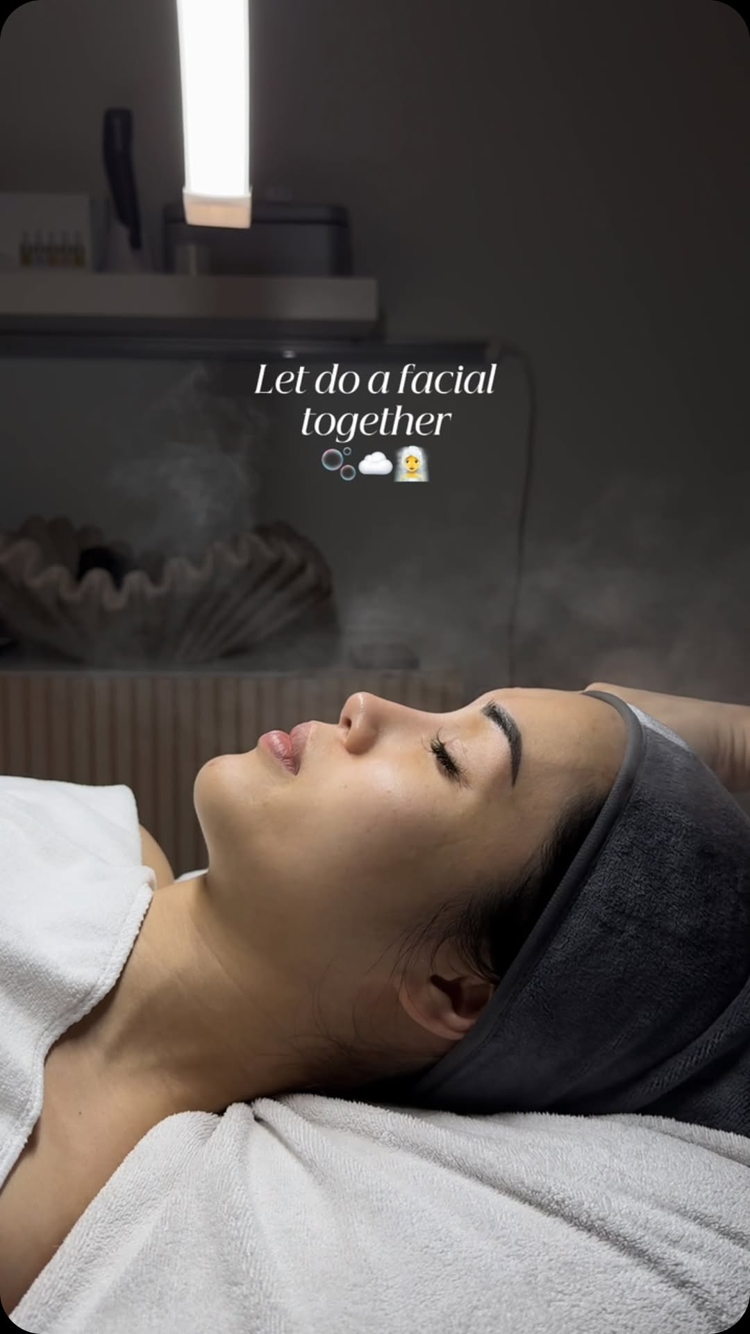 Letโs do facial together โจ๐ซง๐งโโ๏ธ
Facialโs a necessity for healthy, glowing skin. Why needs to choose facial:
โ๏ธ Deep cleansing to remove dirt and impurities
โ๏ธ Exfoliation for smoother, brighter skin
โ๏ธ Boosts circulation and collagen production
โ๏ธ Hydration for a radiant glow
โ๏ธ Stress relief and relaxation
