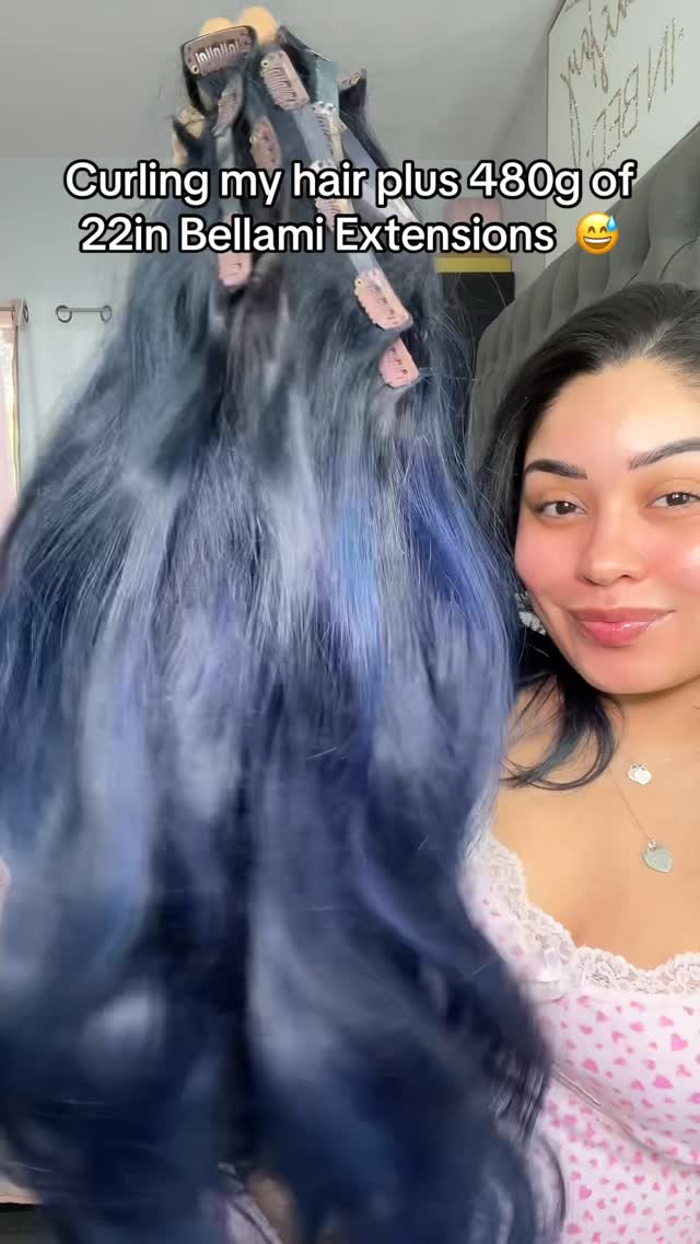 Takes me about an hour and a half to clip and style my extensions 🥹🫠 but it looks great in the end 🥳
@hottoolspro Titanium Curling Iron 1 1/4 in barrel
@gisou Oil & @olaplex No.7 Bonding Oil
Kendra Design Spray
#curlinghairtutorial #curlmyhairwithme #curlingiron #bellamihairextensions #bluehair