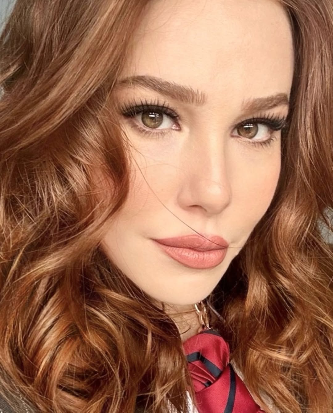 Yaptık bir şeyler, yorumları alalım ☺️
#elçinsanguile101 @gain
#elçinsangu #hamiyetakpinar