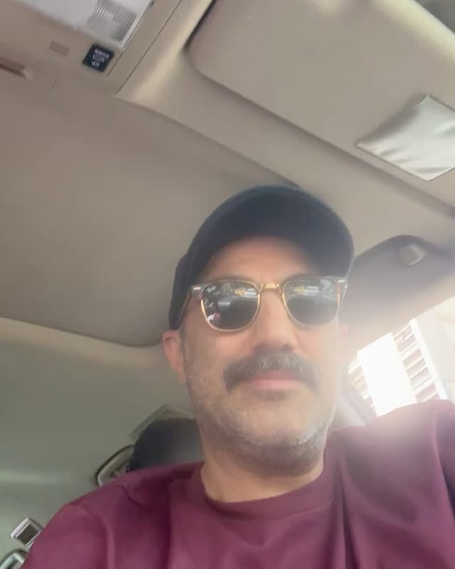 .
با خانواده روز تولد🌺