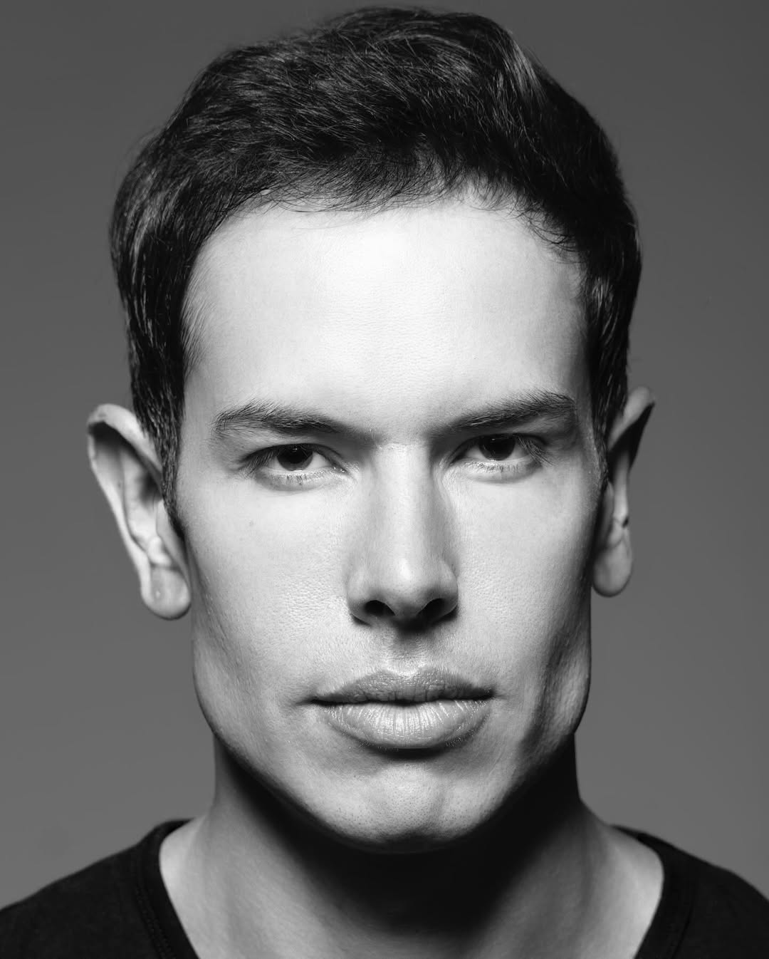 he by @alberto.hidalgo
.
.
.
.
.
.
.
.
.
.
.
.
.
.
#portrait #retrato #blackandwhite #blancoynegro #albertohidalgo #marcofuriase #actor #guys #rostro #headshot #closeupphotography