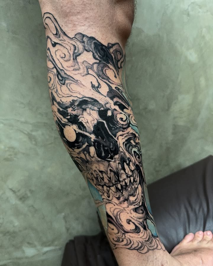 Sobre permitir-se sentir, e aprender com as passagens e nuances da vida. 🍃
Desliza pro lado pra ver o Free Hand!
.
Para tatuar comigo, basta me enviar um DM com:
•A IDÉIA (com referências)
•ÁREA DO CORPO (com foto)
•TAMANHO em CM
(ou circular a área)
Obrigado à todos que apoiam o meu trabalho!