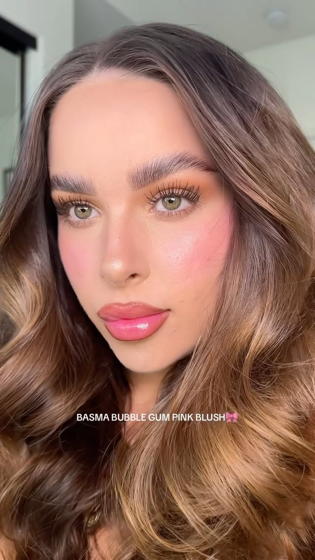 A spring staple: bubble gum pink - need we say more? 🎀💐☀️🌸