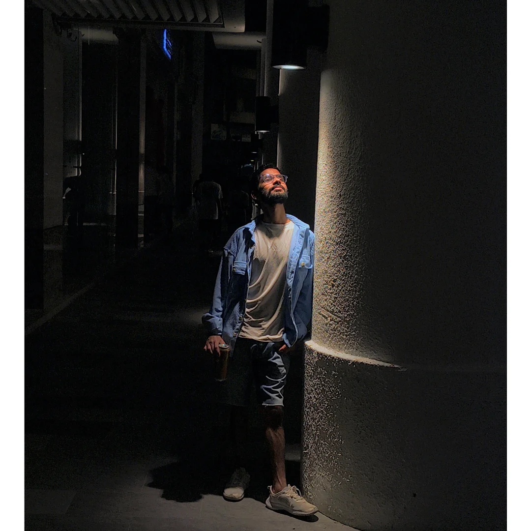 (मिट्टी दा बंदा मै🙂)
#malaysia 🇲🇾 #international #artist #light #photography #musically #rajanpercussionist #rajansagar #drummer #instalike #facebook #snapchat #twitter #youtube #kalakaar #tablaplayer