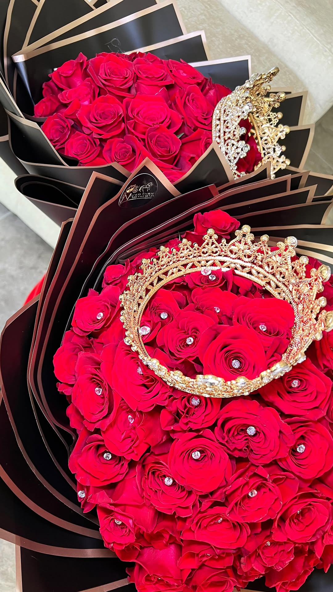GIVEAWAY TIME ♥️ CENTRAL FLORIDA ♥️ ORLANDO, KISSIMMEE, SAINT CLOUD AND NEAR ZONES♥️
Reglas para Participar
1- Síguenos en nuestra cuenta @vvluxuryfloralarrangements
2- Etiqueta a 3 amigos en está publicación
3- Comparte esta publicación en tu historia y etiquétanos.
El ganador se escogerá el día 5 de Mayo!
Se le presentarán varias opciones de arreglos a escoger.
Mientras más participen más opciones tienen para ganar .
GIVEAWAY RULES
1- Follow us @vvluxuryfloralarrangements
2- Mention 3 friends on this post
3- Share and tag us on your story
We will select the winner on May 5. We will show diferentes options for the winner to pick .
GOOD LUCK EVERYONE ♥️
#reels #viral #valentinesday #vvluxuryfloralarrangements #orlandoflorida #kissimmee #saintcloudflorida #love #smallbusiness #amor #puertorico🇵🇷 #following #instagram #flores #orlandoflorida #mothersday