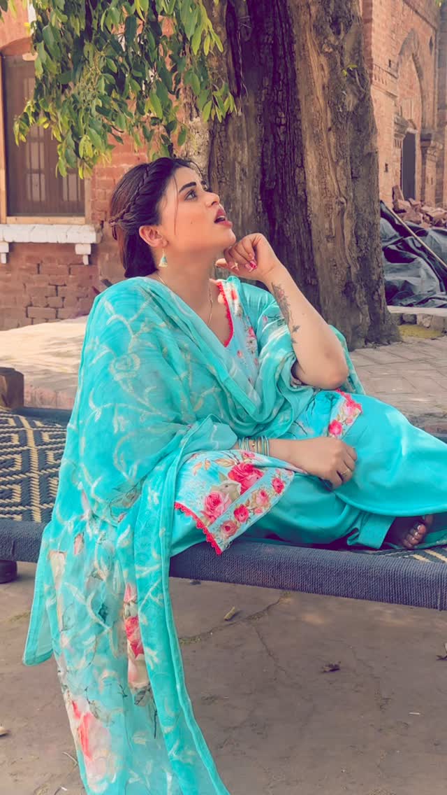 Drivery Anthem 🚚
@jasmeenakhtarofficial @officialgkhan @sabba_official @savrajworldwide
#jasmeen #jasmeenakhtarofficial❤️ #jasmeenakhtar #newpunjabisong