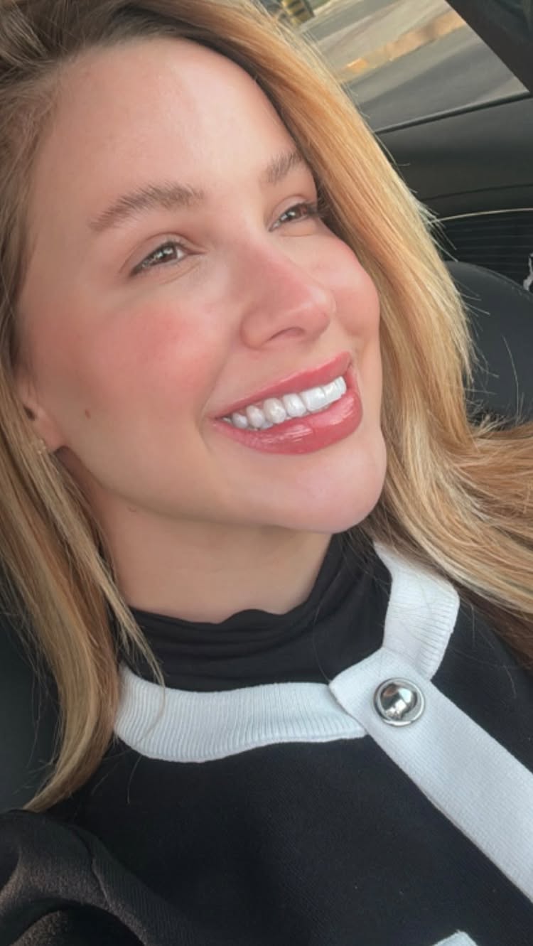ACNE?
Preparei um SkinCare fácil diurno e noturno para vocês.
*Consulte um dermatologista para diagnóstico correto do seu tipo de acne para que o tratamento seja efetivo.
*Cuidado com derivados da vitamina A, nem todos podem usar e o uso deve ser com cautela e de maneira específica.
🫶🏼🩷🥭✨💡🧼
——————————————————
¿ACNÉ?
He preparado para ti un cuidado de la piel fácil para el día y la noche.
*Consulta con un dermatólogo para un correcto diagnóstico de tu tipo de acné y que el tratamiento sea efectivo.
*Tenga cuidado con los derivados de la vitamina A, no todos pueden utilizarlos y deben utilizarse con precaución y de forma específica